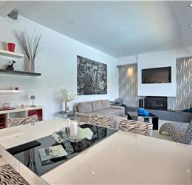 3 bedroom seaside villa with pool, Acharavi, sleeps 5